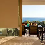 아파트 Bel Etage Amora Luxury Seaview With Pool 스플리트